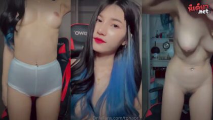 คลิปหลุดOnlyfans tonaor_r สาวผมฟ้าสุดแจ่ม มาตั้งกล้องโชว์เสียว ร่อนเอวสุดเด็ด ลีลาอย่างมันส์ แหวกขาโชว์หีเนียนๆ งานโครตดี ลีลาสุดแจ่ม ต่อด้วยมานวดนมได้อารมณ์จัดๆ